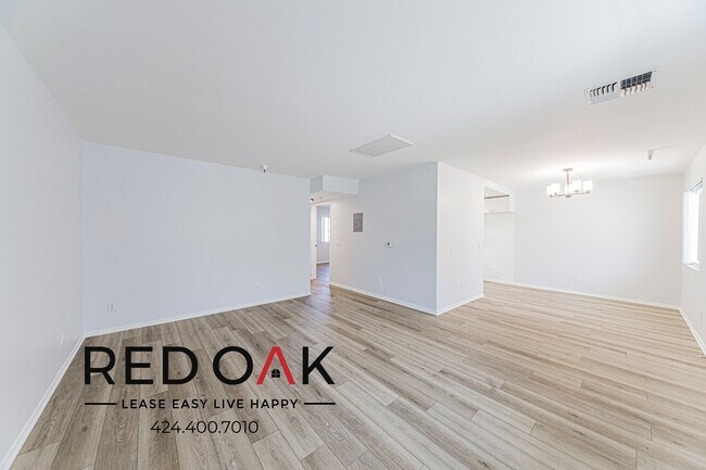 Foto del edificio - 615 N Juanita Ave