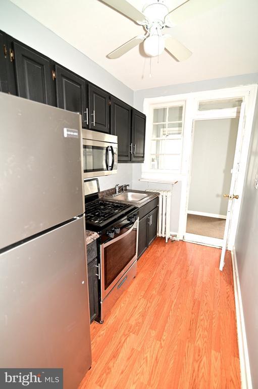Foto del edificio - 713 Hamlin St NE