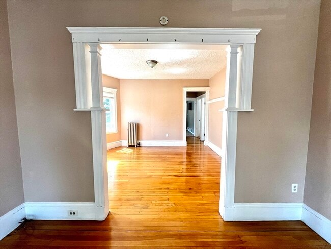 Building Photo - 12 Bailey St