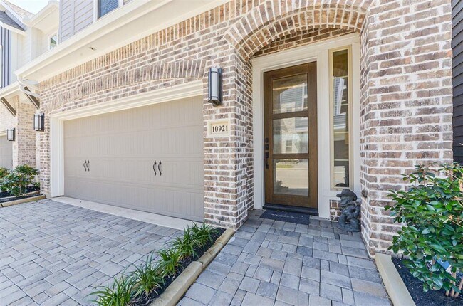 Building Photo - 10921 Keaton Landing Dr