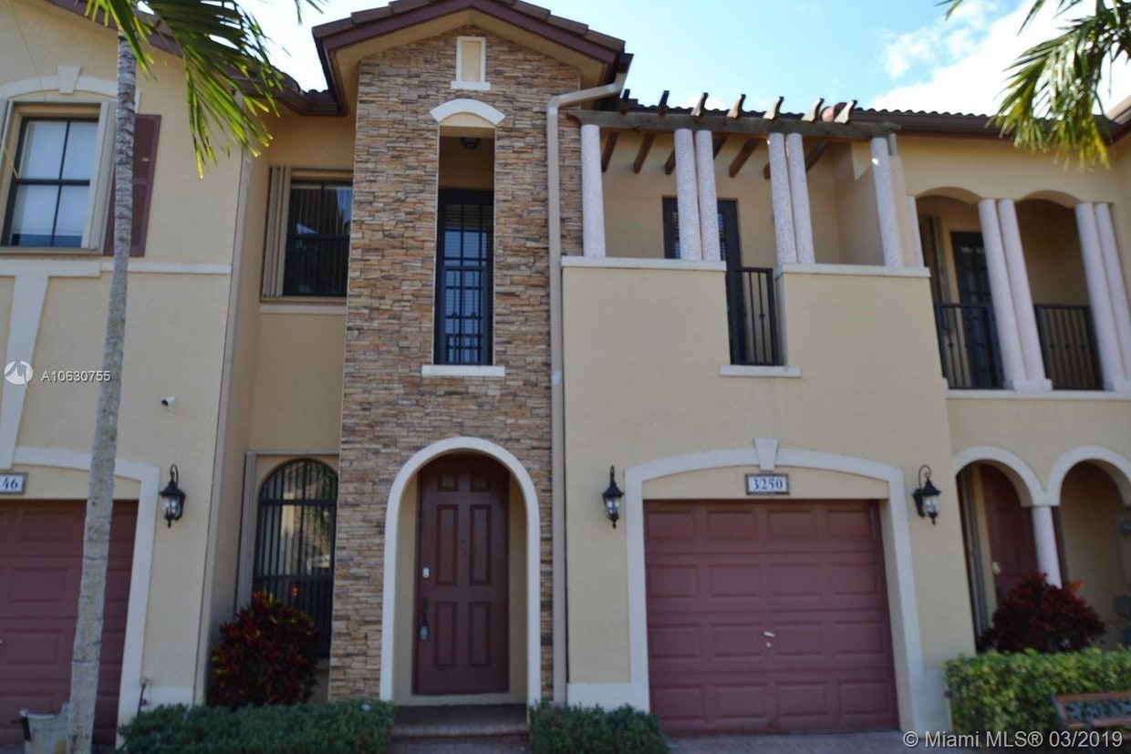 3250 NW 103rd Path, Doral, FL 33172 House Rental in Doral, FL