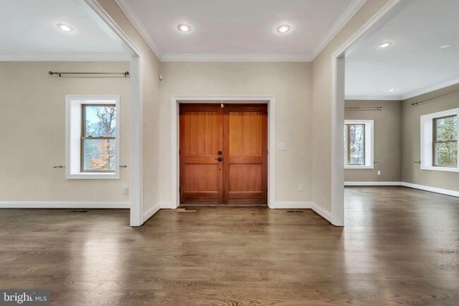 Building Photo - 6415 Bradley Blvd