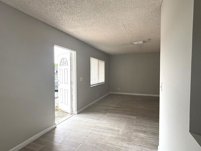 Foto del edificio - 7635 SW 10th St
