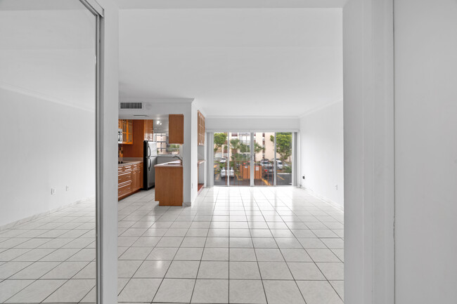 Foto del edificio - 9321 SW 4th St