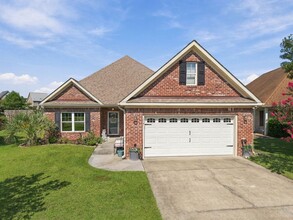 Building Photo - 257 Silver Creek Loop