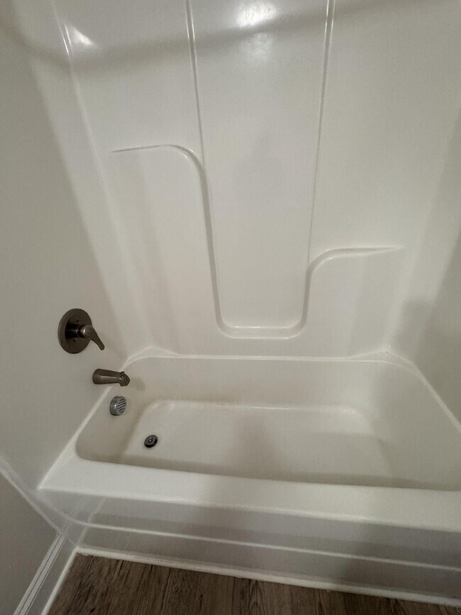 Foto del edificio - Inquire today on how to get FREE rent!