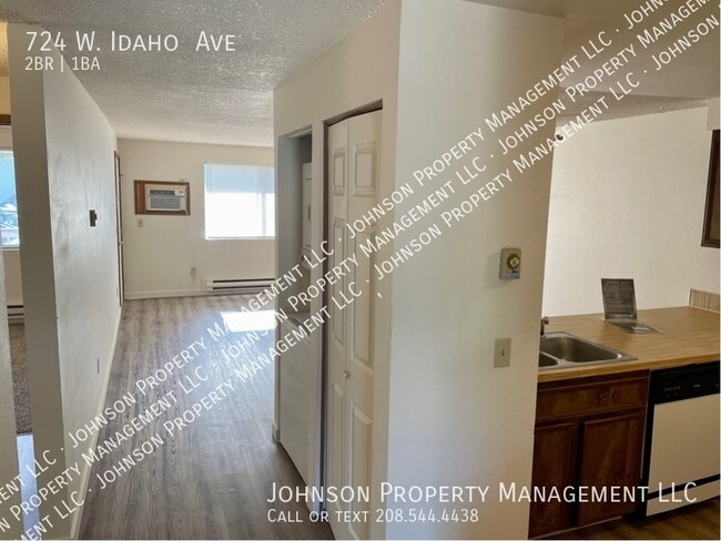 Building Photo - 724 W Idaho Ave