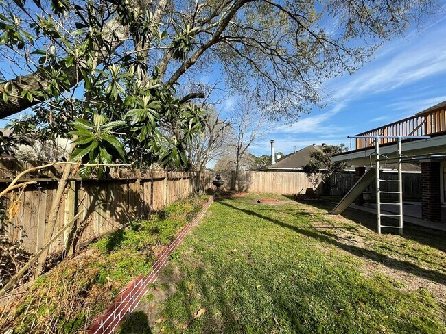 Building Photo - 15614 Barbarossa Dr