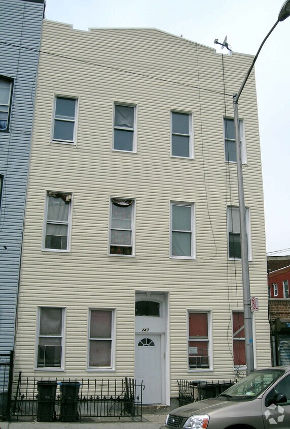 Primary Photo - 247 Troutman St