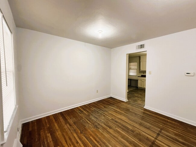 Building Photo - 1514 N Pershing St