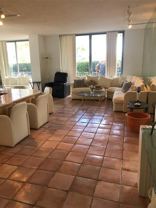 19101 Mystic Pointe Dr Unit 108, Aventura, FL 33180 Condo for Rent in