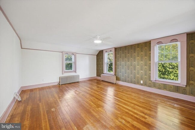 Building Photo - 922 Second Street Pike