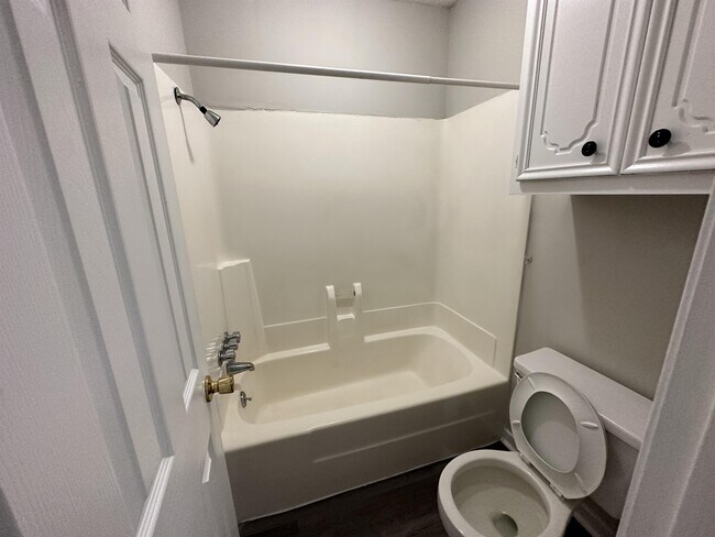 Foto del edificio - 108 Briarmeade Dr