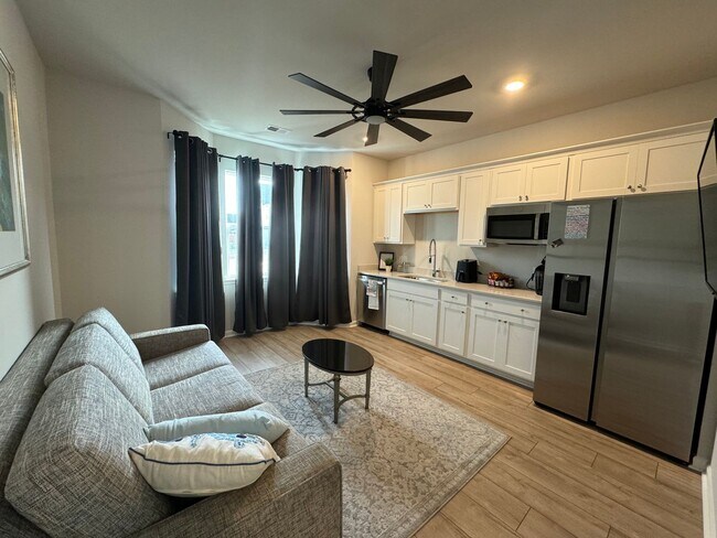 Foto del edificio - Furnished Mother-In-Law Suite – Clean, Spa...