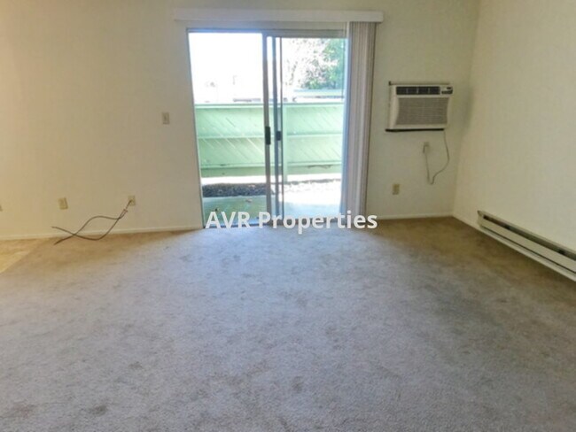 Building Photo - 3646 Silver Oaks Way