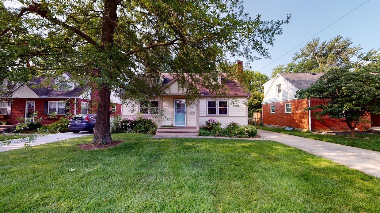 Primary Photo - 7903 Locust Ln