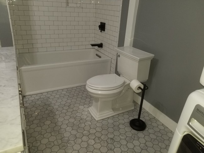 Bathroom - 4436 Kingswell Ave