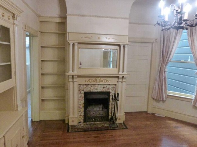 Building Photo - 4 bedroom in San Francisco CA 94110