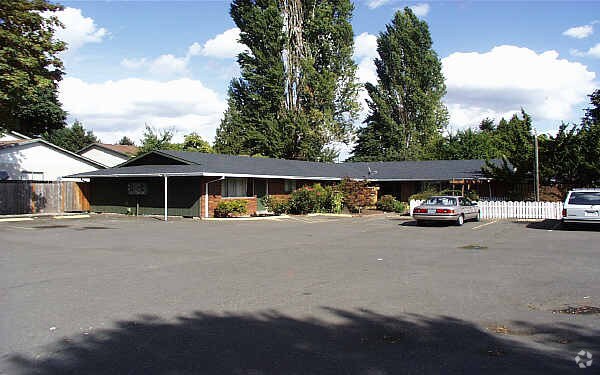 Primary Photo - 834-838 SE 10th Ave