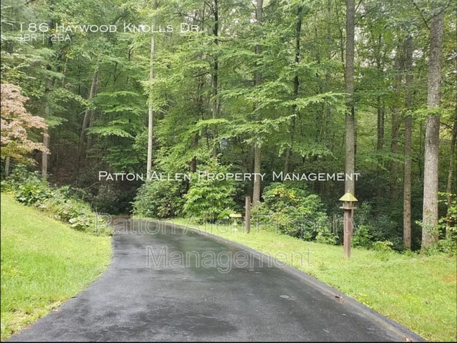 Building Photo - 186 Haywood Knolls Dr