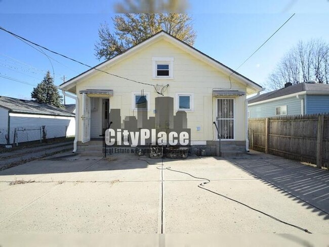 Building Photo - 2012 Olive St