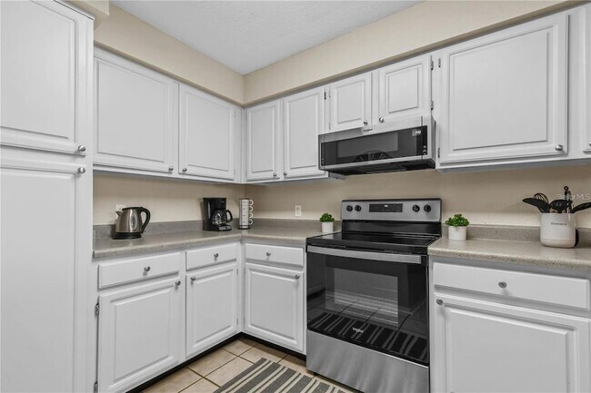 Foto del edificio - 13917 Fairway Island Dr