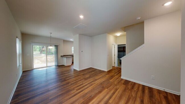 Foto del edificio - UPCOMING 4 bed/2.5 bath home in Salisbury