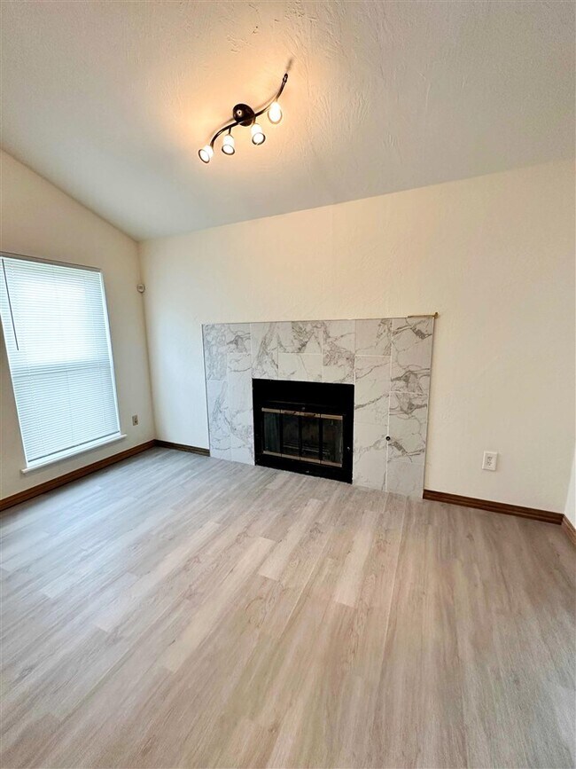 Foto del edificio - 7131 NW Birch Pl