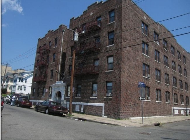 26-28 Elmwood Ave - 26 Elmwood Avenue