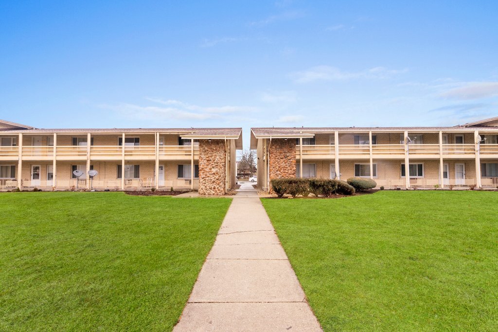 14501 Keystone Ave Unit 12, Midlothian, IL 60445 Condo for Rent in