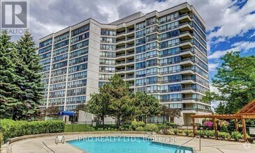 Building Photo - 12-312 Laurelcrest St