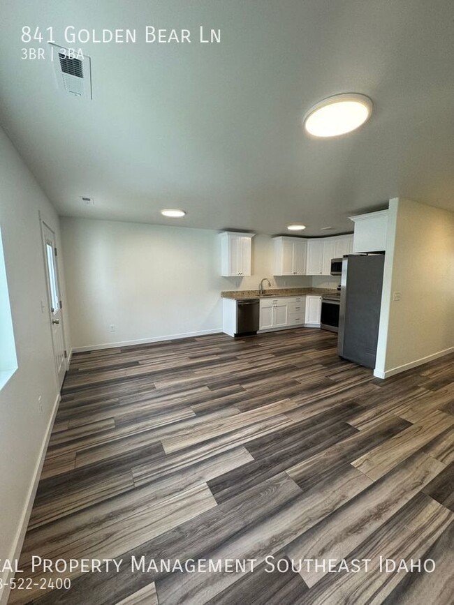 Building Photo - Brand New & Modern 3 Bedroom, 2.5 Bathroom...