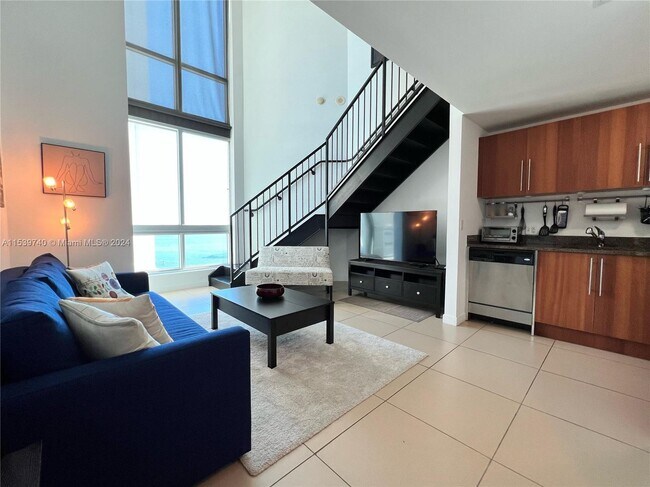 Building Photo - 300 S Biscayne Blvd