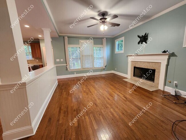 Foto del edificio - 1091 Leah Ln SE