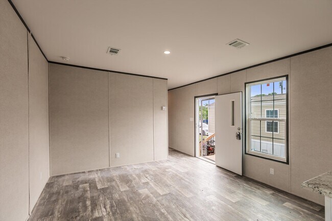 Foto del edificio - 190 SW 16th St