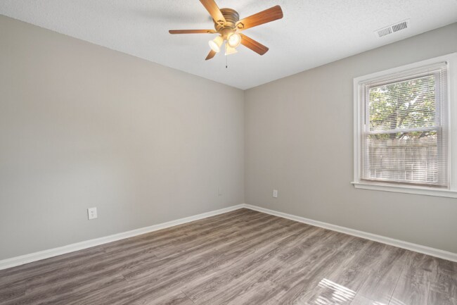 Building Photo - 4115 Eastham Rd