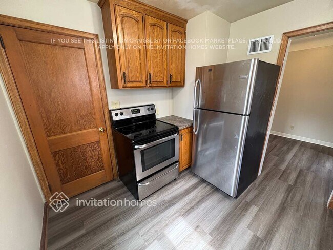 Foto del edificio - 4524 Zenith Ave N