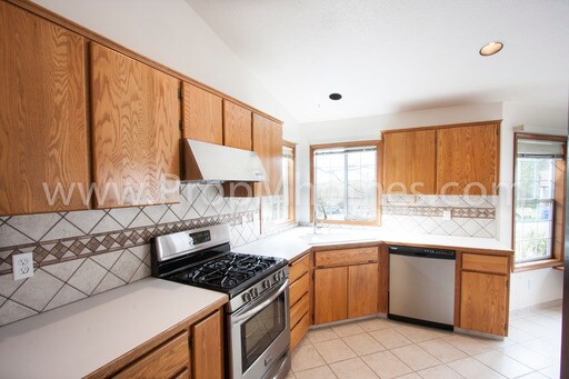 Building Photo - 11836 SE Home Ave