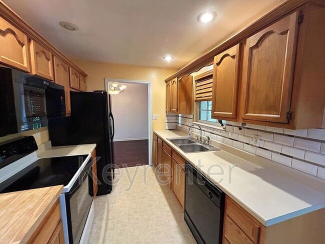 Foto del edificio - 4417 Fawnie Ln