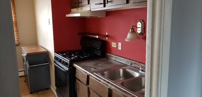 Foto del edificio - 4327 Lindenwood Dr