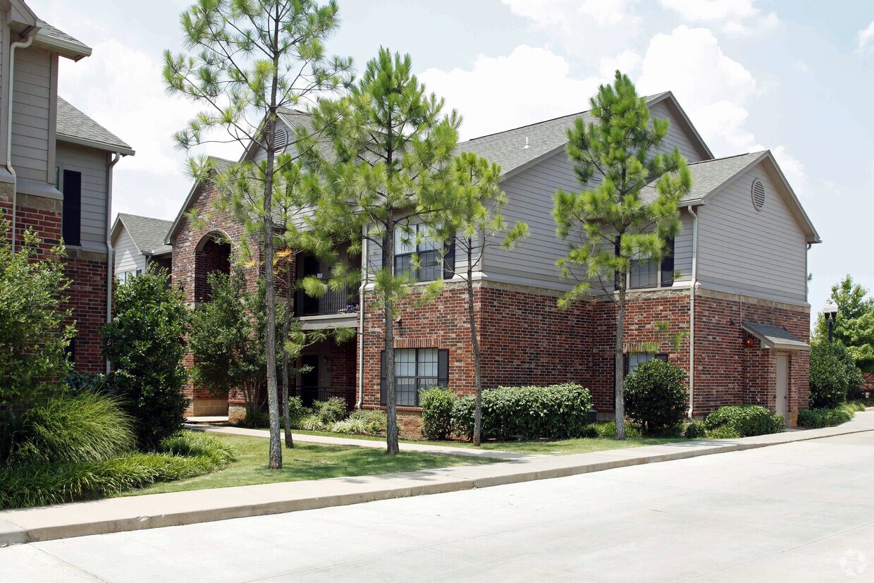 Highland Pointe West Oklahoma City Apartments Yukon, OK