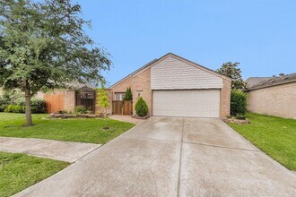 Building Photo - 11634 Southlake Dr