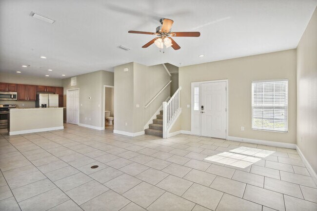 Building Photo - Move-in ready home in Winter Haven!