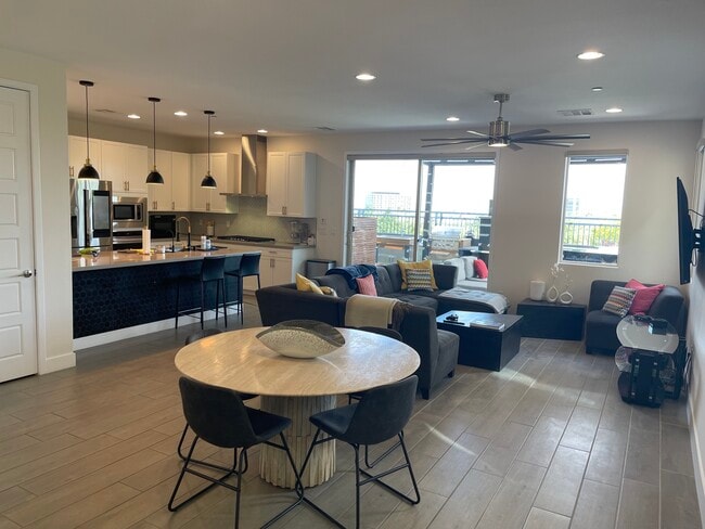 Building Photo - 11267 Gravitation Dr