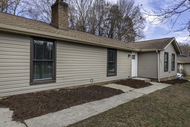 Building Photo - 5933 Sunrise Court, Charlotte, NC 28212