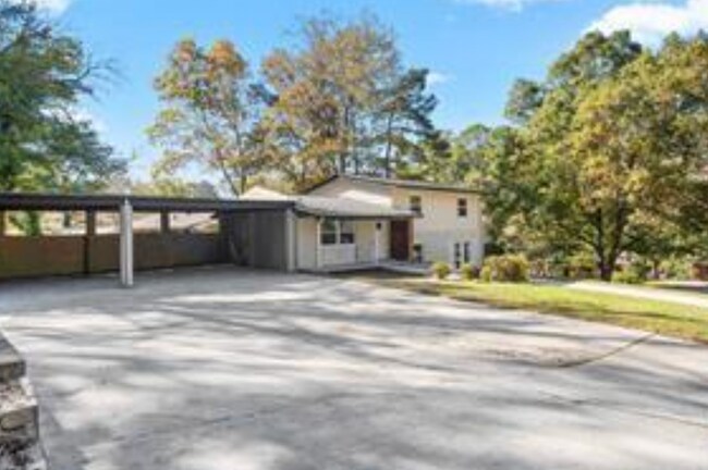 Foto del edificio - 1675 Bouldercliff Ct SE