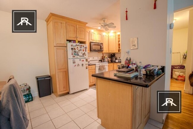 Building Photo - 1 bedroom in Newton MA 02460