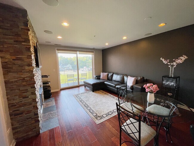 Living Room - 300 Village Cir