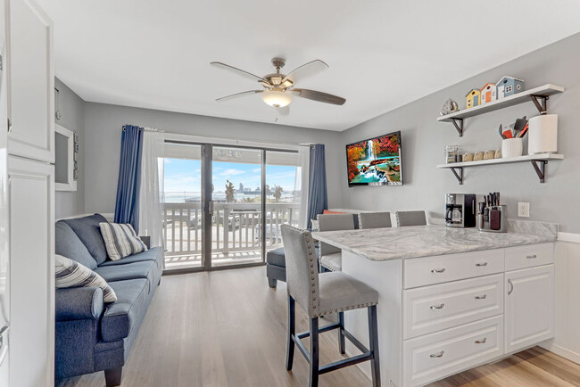 Foto del edificio - 3938 Surfside Blvd