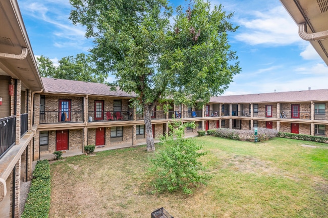 Building Photo - 1226 Baylor Ave